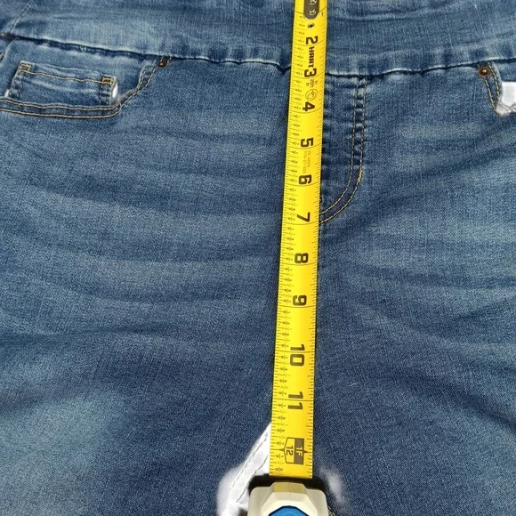 Terra & Sky Womens Jean Shorts Plus Size 14W Blue Cuffed Stretch Mid-Rise Denim - Picture 5 of 9